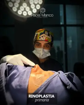 Fotografía de una operación con Paola Manco